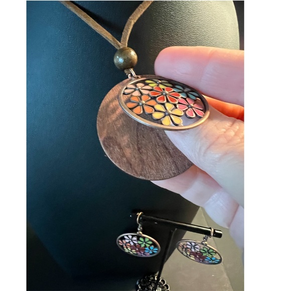 BOHO Multi-Color Enamel & Wood Necklace/Drop Earrings SET - Picture 6 of 9